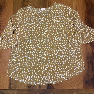 Hailey & Co Caramel and White Animal Print Top, Fun to Dress Up or Down, Sz Med